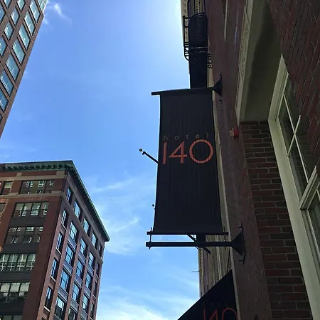 Hotel 140-3