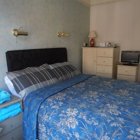 Riverside Guest House-3
