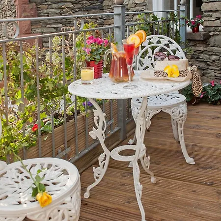 Windermere Boutique Hotel Spa Suites & Hot Tubs-2