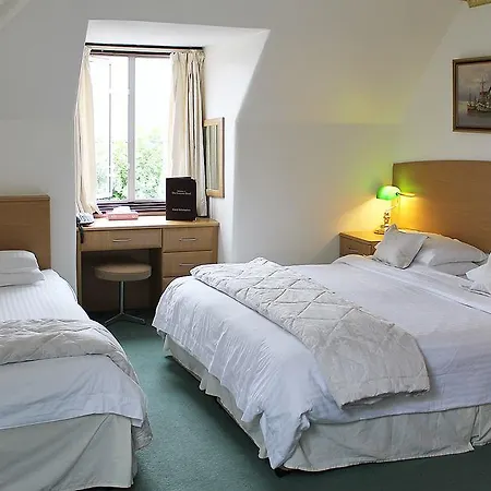 Crescent Hotel Harrow-3