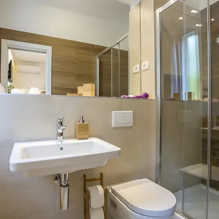 Luxury Accommodation Marino-3