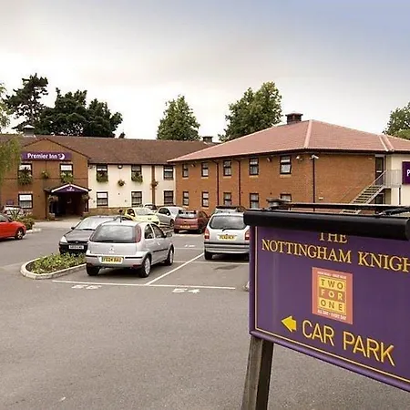 Premier Inn Nottingham South-3