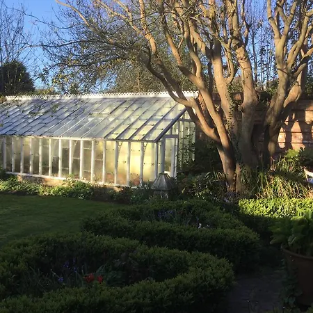 St Benedict - Victorian Bed And Breakfast-3
