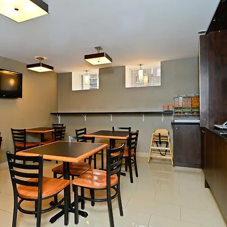 Comfort Inn Toronto City Centre-2