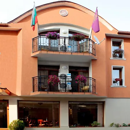 Lucky Hotel-2