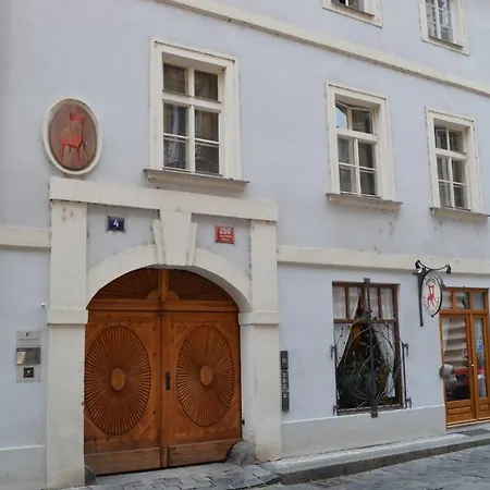 U Cervene Zidle - Red Chair Hotel-2