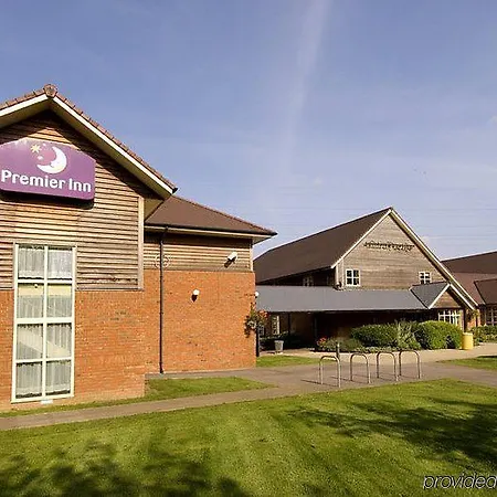 Premier Inn Tewkesbury-2