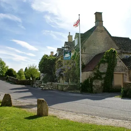 The Swan Inn Swinbrook-2