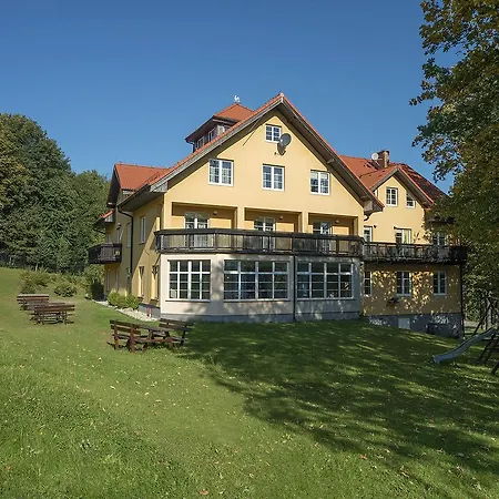 Hotel Belweder - Przy Hotelu Golebiewski-3