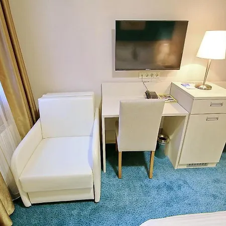 Aqua-Minsk Hotel-3