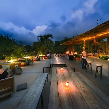 Mamasan Treehouses & Cabins-2