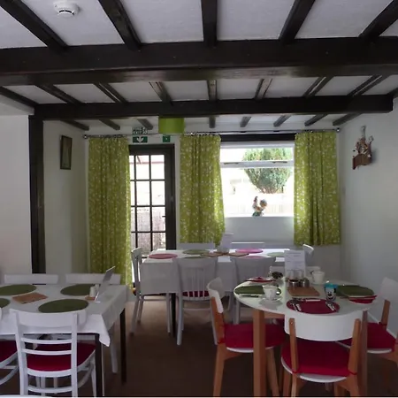 Neuadd Wen Guest House-3