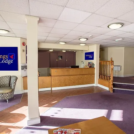 Redwings Lodge Solihull-2