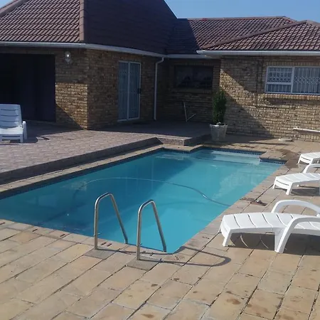 Ebenezer Guesthouse Bluewater Bay-2