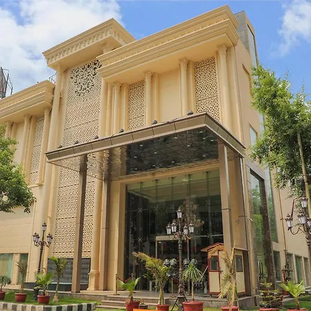 The Grand Parisian-3