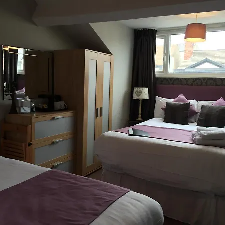 Adelphi Guest House-2