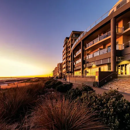 Oaks Glenelg Plaza Pier Suites-3