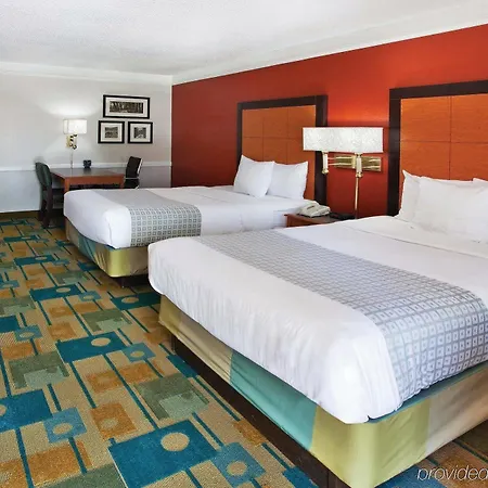 La Quinta Inn By Wyndham Savannah Midtown-3