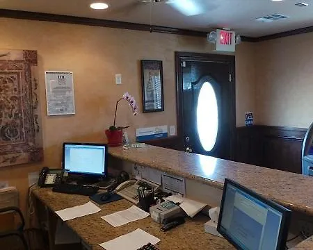 Emerald Suites At Cameron-3