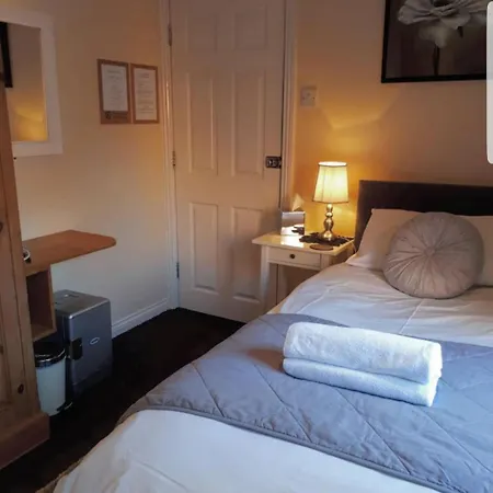Elmswood Guest House-2