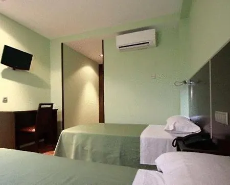Hostal Avenida Barajas-2