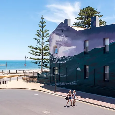 Seawall Apartments-3