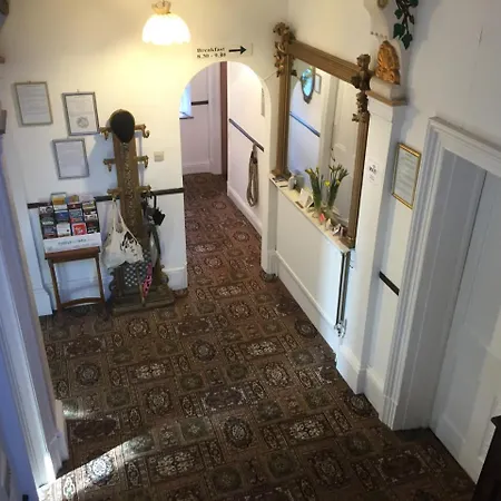 Holly Lodge-3