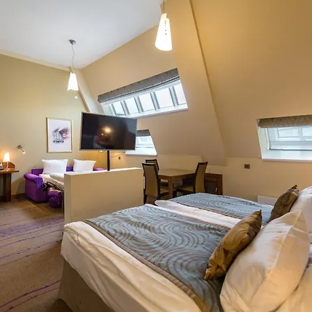 Merchants Crown Suites And Spa-3