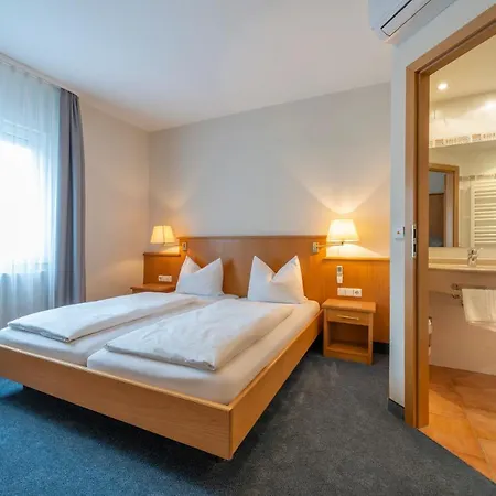 Hotel Gasthof Zum Roessle-2
