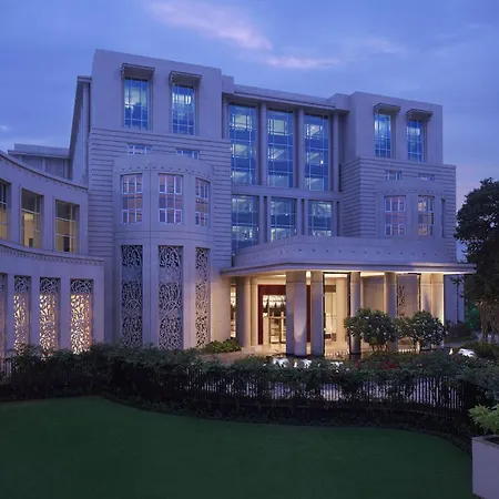 Taj Santacruz-3