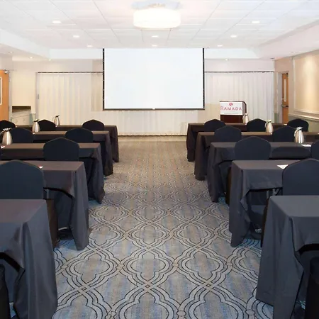 Ramada Plaza By Wyndham Chicago North Shore-3