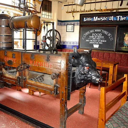 Mad O'Rourkes Pie Factory-2