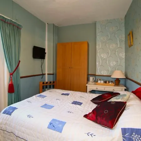 Meare Manor-2