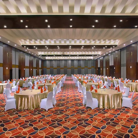The Alana Hotel & Convention Center Solo By Aston-2