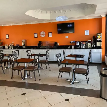 Howard Johnson By Wyndham Reseda Hotel & Suites-3