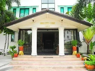 Platinum Place-2