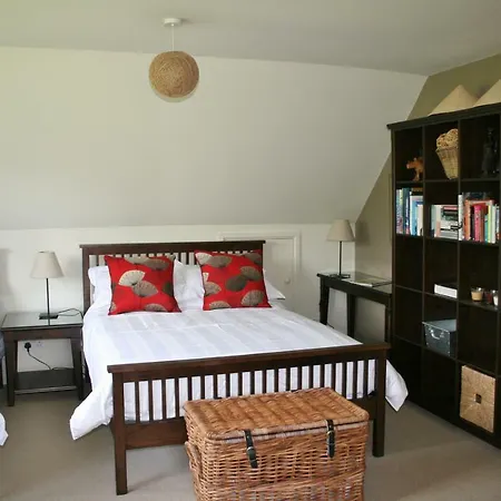 Hare Lodge B&B-2
