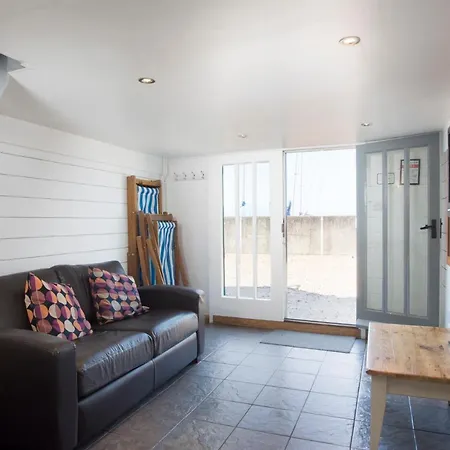 Whitstable Fisherman'S Huts-3