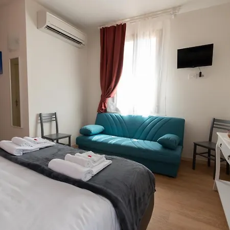 Florest Guest House-3