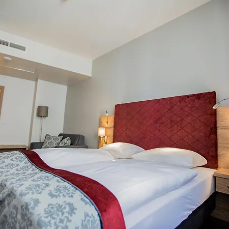Hotel Elefant Family Business-3