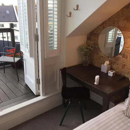 Cliftonville Townhouse-2