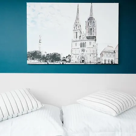 Hotel Blue-2