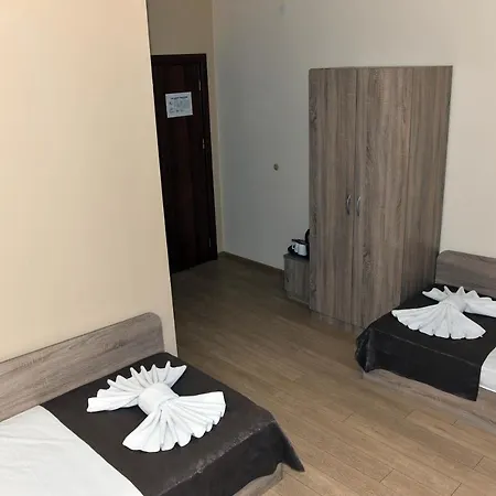 Twain Apart&Rooms-3