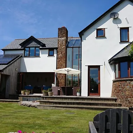 Oak Lodge B&B-2