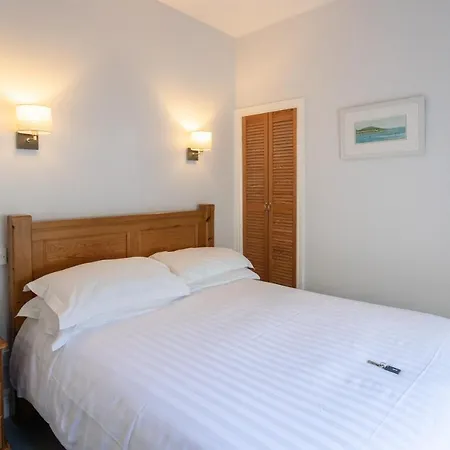 Ashleigh House-3
