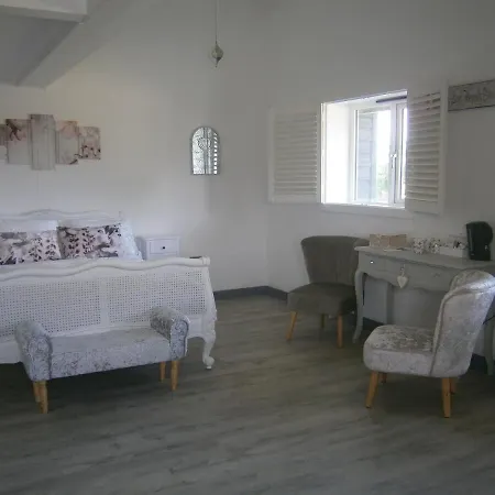 The Crown Lodges-2
