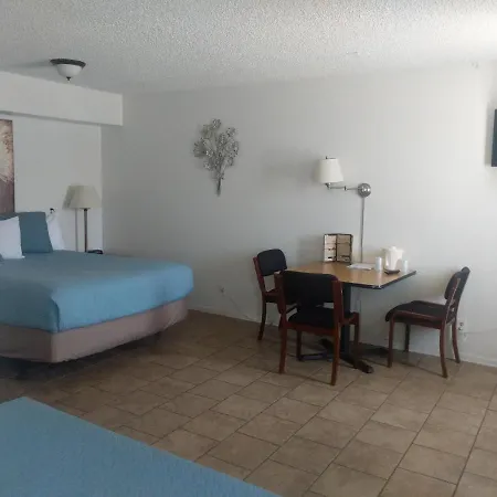 Little Daisy Motel-2