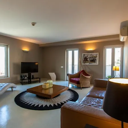 Apartments Pateo - Lisbon Lounge Suites-3