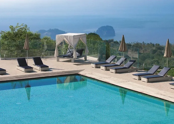 Nastro Azzurro Resort Meta