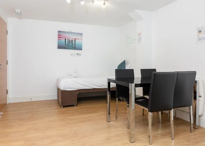 Book Today At Metro Serviced Apartments Bedford - Metro House ,Free Wifi